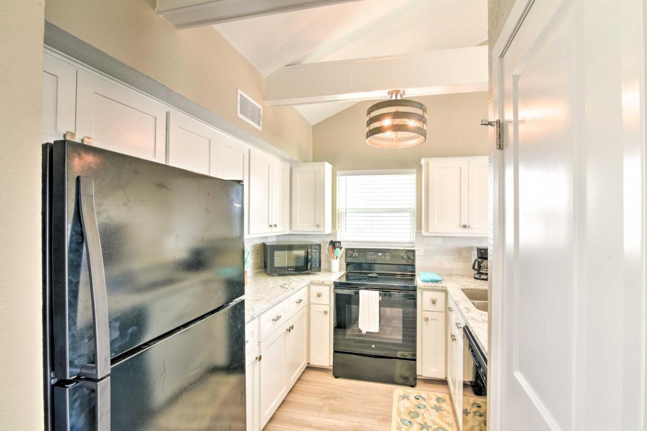 Beachfront Galveston Oasis Balconies, Ocean View! Exterior photo
